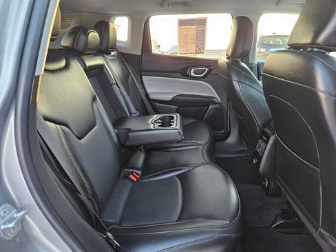 Used 2022 Jeep Compass Limited image 31