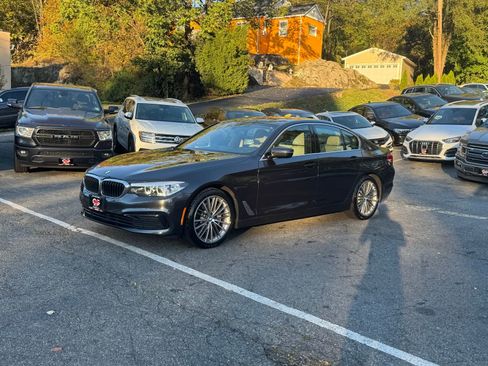 Used 2019 BMW 540i xDrive w/ Convenience Package image 3