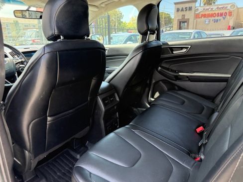 Used 2018 Ford Edge Titanium w/ Equipment Group 301A FWD image 17