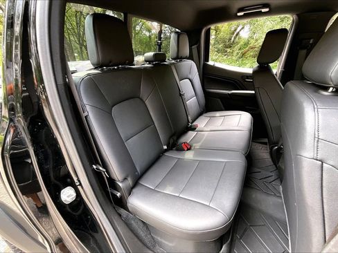 Used 2025 Chevrolet Colorado Trail Boss AWD/4WD image 21