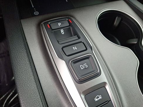 Used 2025 Honda Ridgeline Sport image 14