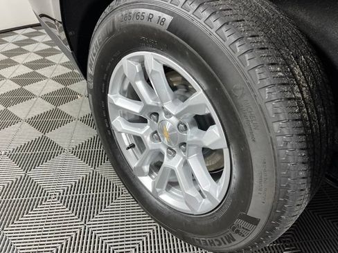 Used 2025 Chevrolet Tahoe LT AWD/4WD image 17