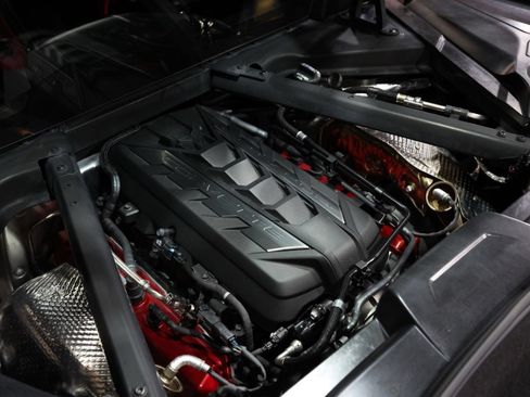 Used 2023 Chevrolet Corvette Stingray Preferred Cpe w/ Z51 Performance Package RWD image 21