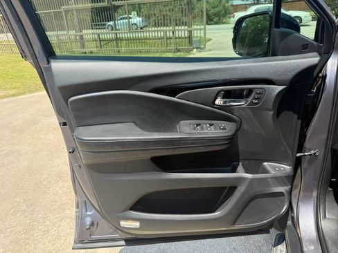 Used 2016 Honda Pilot Elite image 26