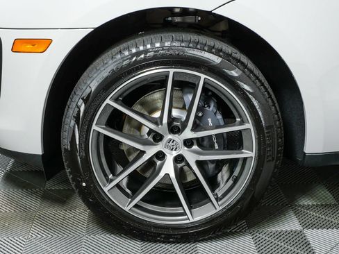 New 2026 Porsche Macan AWD/4WD image 40