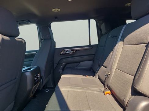 New 2026 Chevrolet Suburban LS RWD image 7