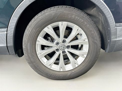Used 2018 Volkswagen Tiguan S FWD image 11