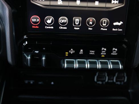 Used 2019 RAM 1500 Limited image 39