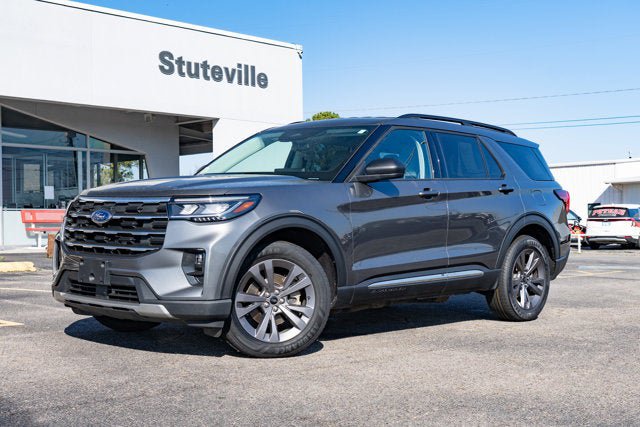 Used 2025 Ford Explorer Active w/ Active Comfort Package AWD/4WD image 1