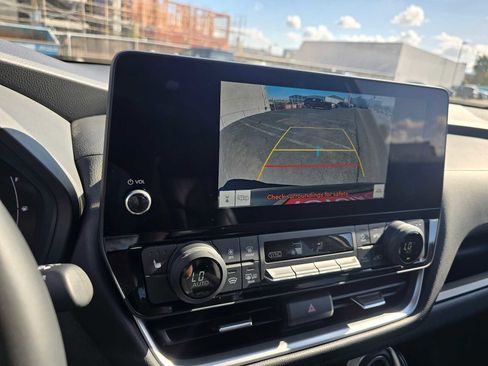 Used 2025 Toyota Grand Highlander AWD image 29