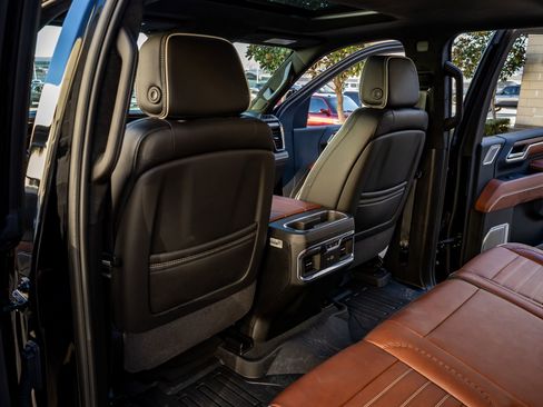 Used 2025 GMC Sierra 2500 Denali Ultimate AWD/4WD image 32