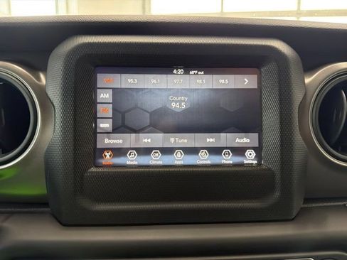 Used 2023 Jeep Wrangler Unlimited Sport AWD/4WD image 17