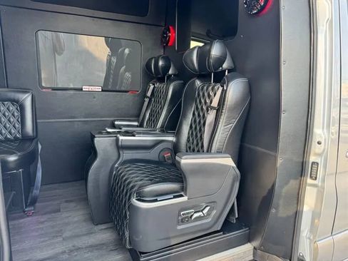 Used 2023 Mercedes-Benz Sprinter 3500 image 31