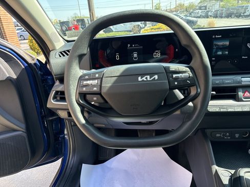 Used 2025 Kia K4 FWD image 16