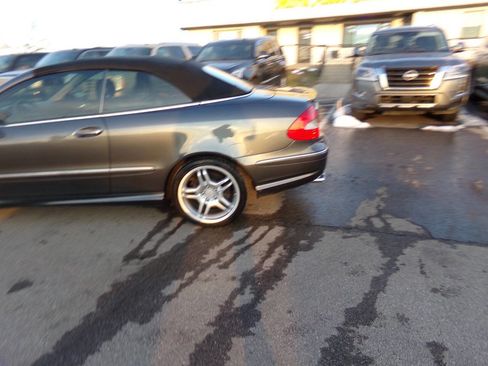 Used 2009 Mercedes-Benz CLK 550 Cabriolet w/ Premium I Pkg image 46