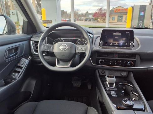 Certified 2025 Nissan Rogue S AWD/4WD image 8