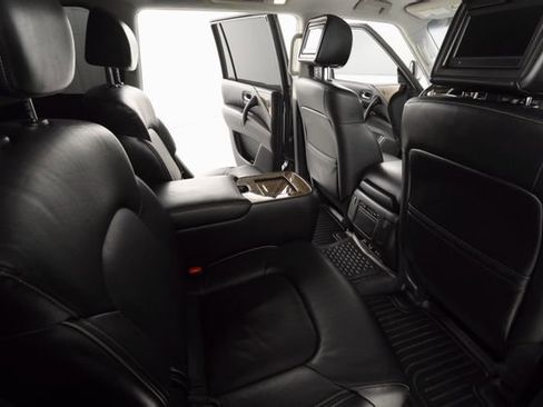 Used 2016 INFINITI QX80 4WD w/ Driver's Assistance Package image 18