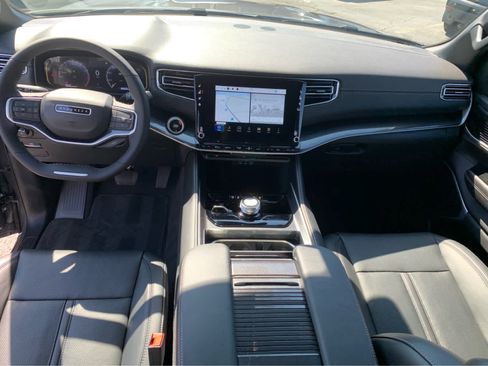 Used 2024 Jeep Wagoneer 4WD w/ Premium Group I image 10