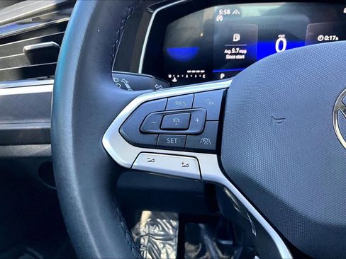 Used 2024 Volkswagen Jetta SE w/ Panoramic Sunroof Package image 24