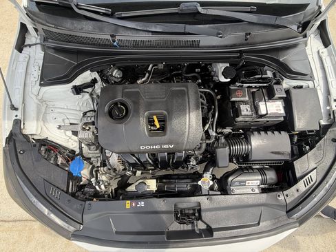 Used 2019 Hyundai Veloster 2.0 FWD image 20