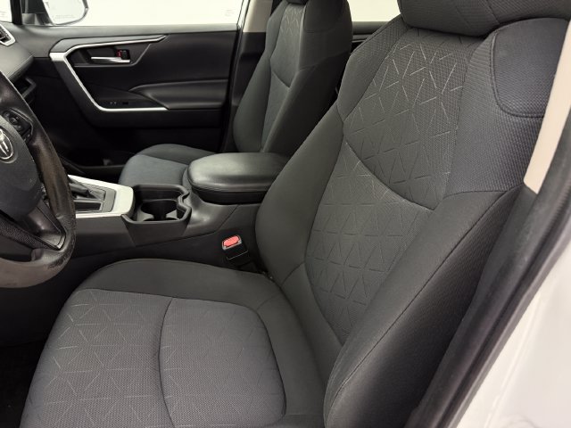 Used 2021 Toyota RAV4 XLE FWD image 26