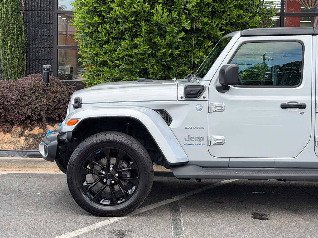 Used 2023 Jeep Wrangler Unlimited Sahara w/ Cold Weather Group AWD/4WD image 10