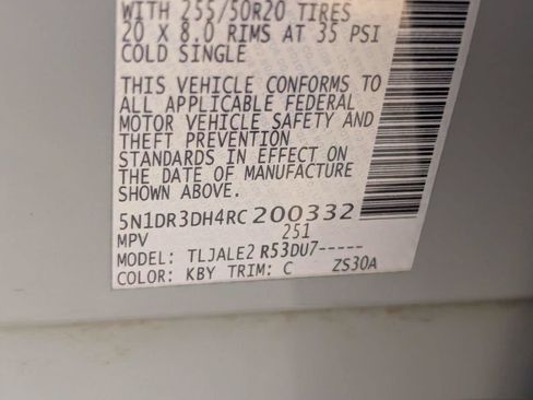 Used 2024 Nissan Pathfinder Platinum FWD image 31