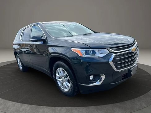Used 2020 Chevrolet Traverse LT w/ LPO, Floor Liner Package AWD/4WD image 3