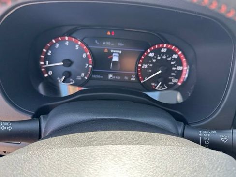 Used 2025 Nissan Frontier PRO-4X AWD/4WD image 24