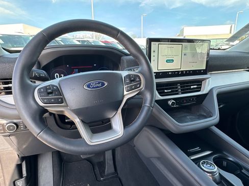 New 2025 Ford Explorer Active w/ Active Comfort Package image 38