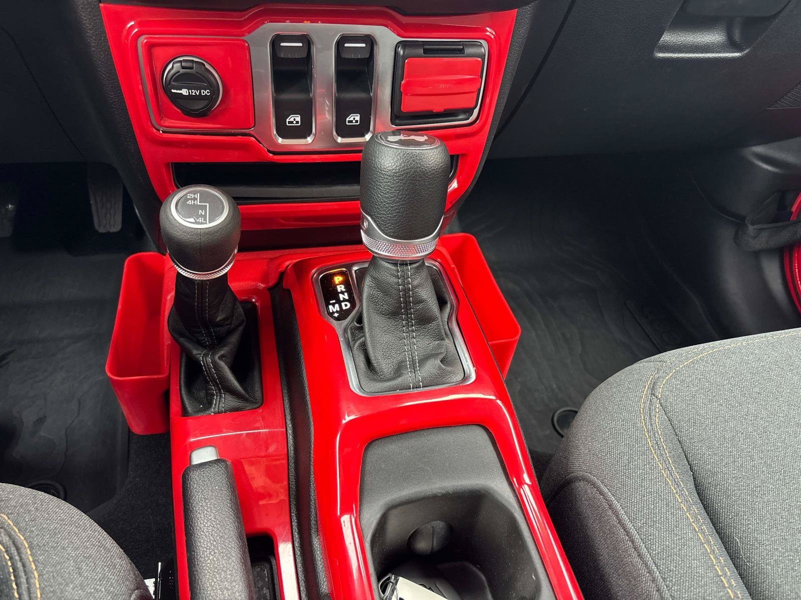 Used 2025 Jeep Wrangler Sport AWD/4WD image 22