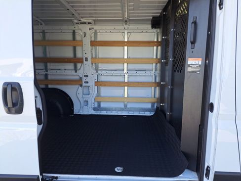 Used 2025 RAM ProMaster 2500 w/ U-Haul Equipment Group FWD image 15