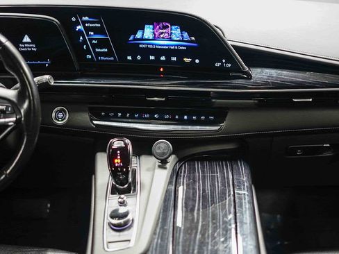 Used 2023 Cadillac Escalade ESV Sport image 17