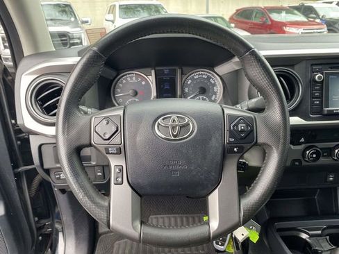 Used 2017 Toyota Tacoma SR5 w/ Tow Package image 19