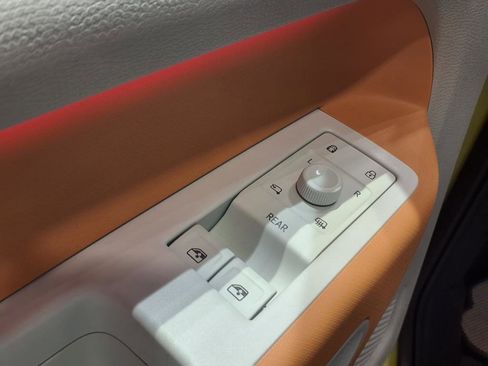 New 2025 Volkswagen ID. Buzz 1st Edition image 13