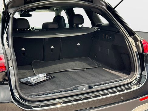 Certified 2026 Mercedes-Benz GLC 300 image 11