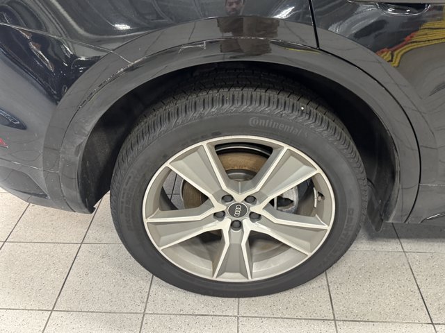 Used 2025 Audi Q5 2.0T Premium w/ Convenience Plus Package AWD/4WD image 12