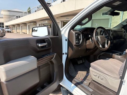 Used 2021 Chevrolet Silverado 1500 LT Trail Boss AWD/4WD image 15