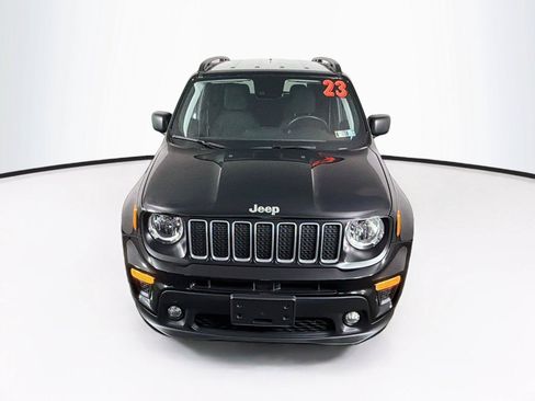 Used 2023 Jeep Renegade Latitude w/ Premium Group AWD/4WD image 13