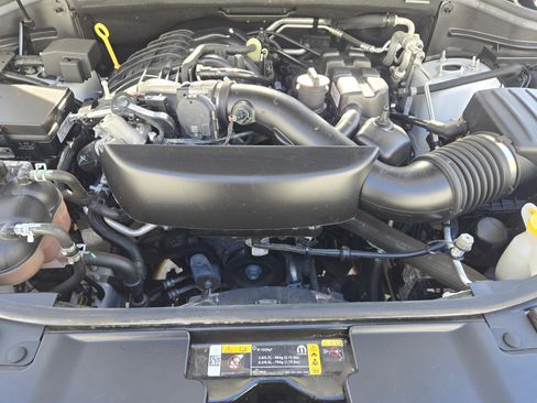 Used 2023 Dodge Durango GT image 35