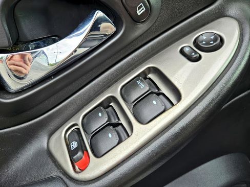 Used 2006 Chevrolet Malibu SS image 31