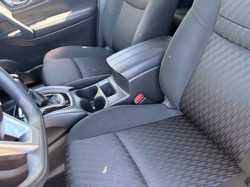 Used 2018 Nissan Rogue S FWD image 20
