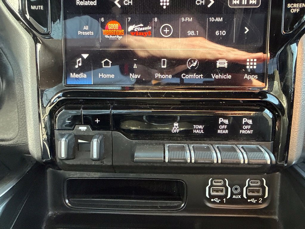 Used 2023 RAM 1500 Laramie AWD/4WD image 40