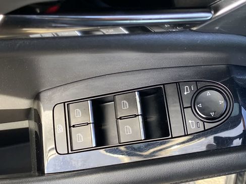 Used 2019 MAZDA MAZDA3 Hatchback w/ Premium Package image 13