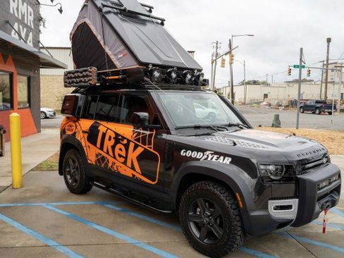 Used 2023 Land Rover Defender 110 S image 10