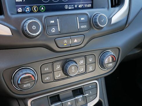 Used 2022 GMC Terrain Denali image 19