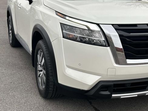 Used 2023 Nissan Pathfinder SL image 11