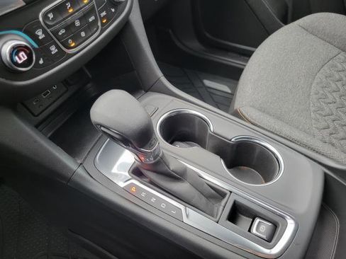 Used 2024 Chevrolet Equinox LT w/ LPO, Floor Liner Package FWD image 20