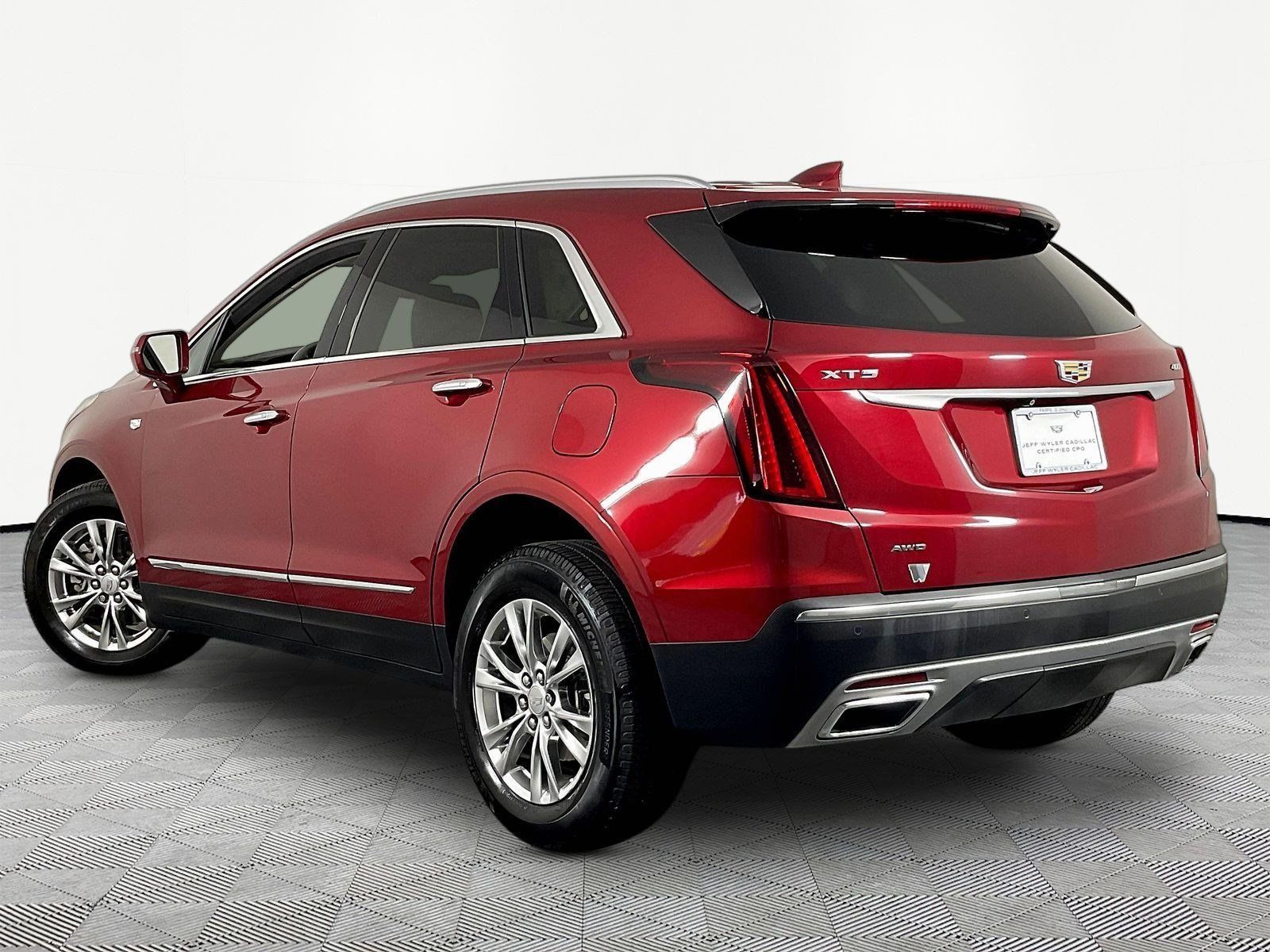 Used 2020 Cadillac XT5 Premium Luxury AWD/4WD image 4