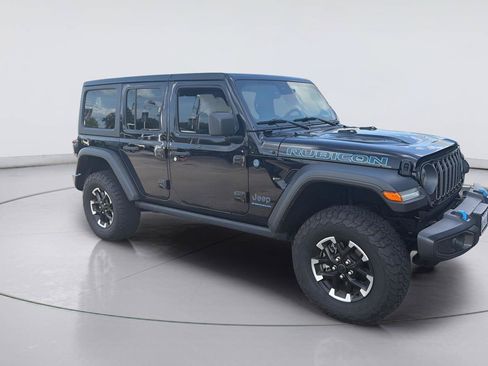 Used 2025 Jeep Wrangler Unlimited Rubicon 4xe w/ Convenience Group AWD/4WD image 2